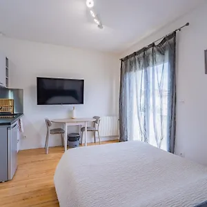 Appartement 1 Proche Airbus à St Martin Du Touch, Toulouse